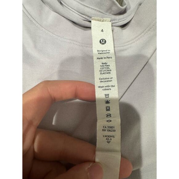 Lululemon Love Curved Hem Crewneck T-Shirt Lilac Ether Size 4 GUC Womens - Picture 3 of 9